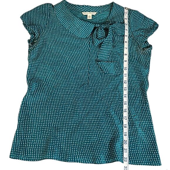 Banana Republic 100% Silk Green /White Bow Collar XS Vintage Cap Sleeve Blouse - Picture 6 of 11